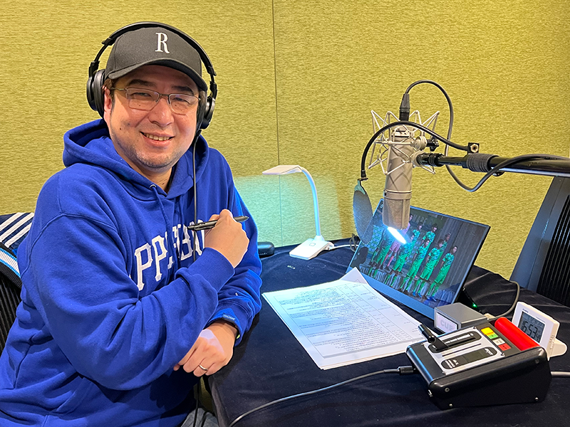 三村ロンド、ナレーション収録ブースにて